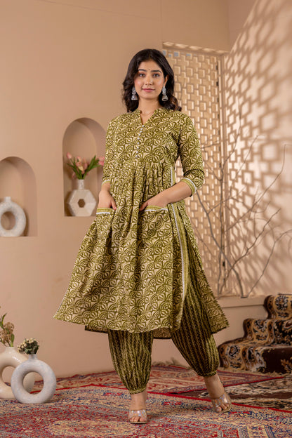 WOMOON Cotton Mehndi Green Batik printed Maternity kurta Salwar Set